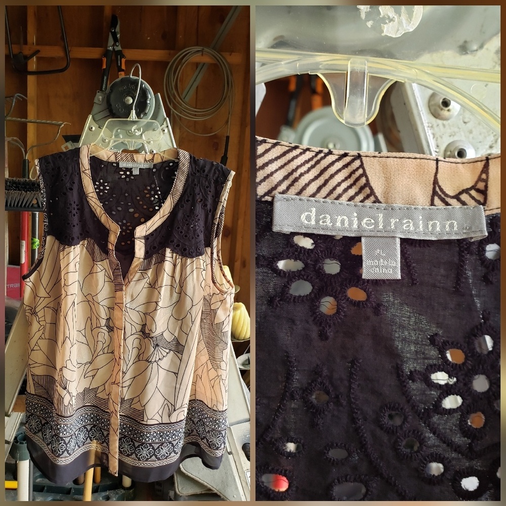 Sleeveless lined top